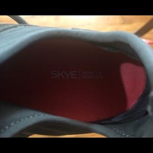 Skye rbutus el, sneakers men’s size 10.